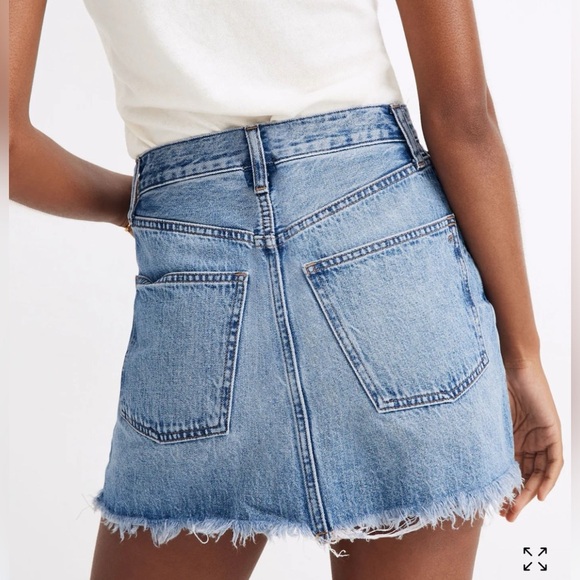 Madewell Rigid Denim Relaxed Mini Skirt in Rosehill Wash Size 27 TRENDING - Picture 3 of 6
